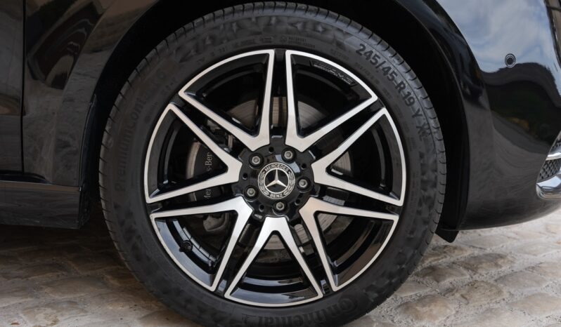 Mercedes-Benz V 300 d 4MATIC Extra Long AMG Line Rovelver VIP Van full