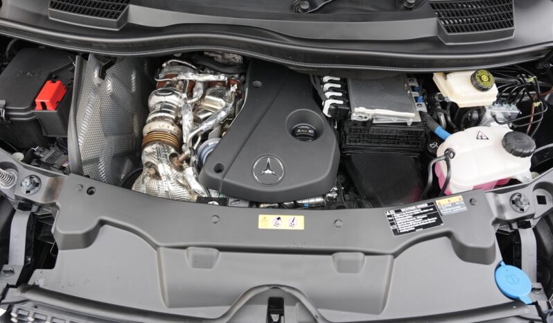 Mercedes-Benz V 300 d 4MATIC Extra Long AMG Line Rovelver VIP Van full